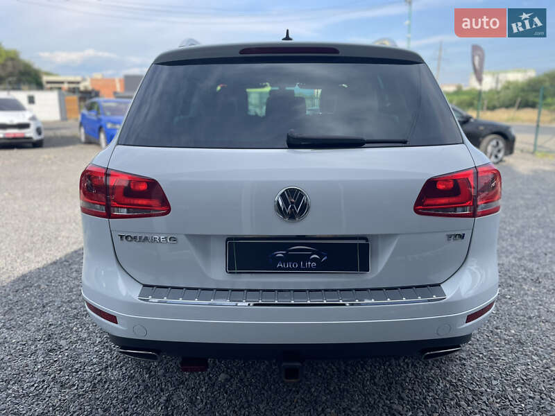 Позашляховик / Кросовер Volkswagen Touareg 2014 в Мукачевому