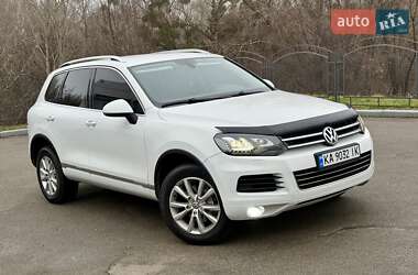 Внедорожник / Кроссовер Volkswagen Touareg 2014 в Киеве