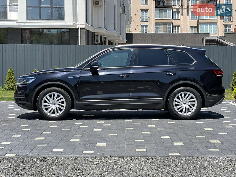 Внедорожник / Кроссовер Volkswagen Touareg 2021 в Ужгороде