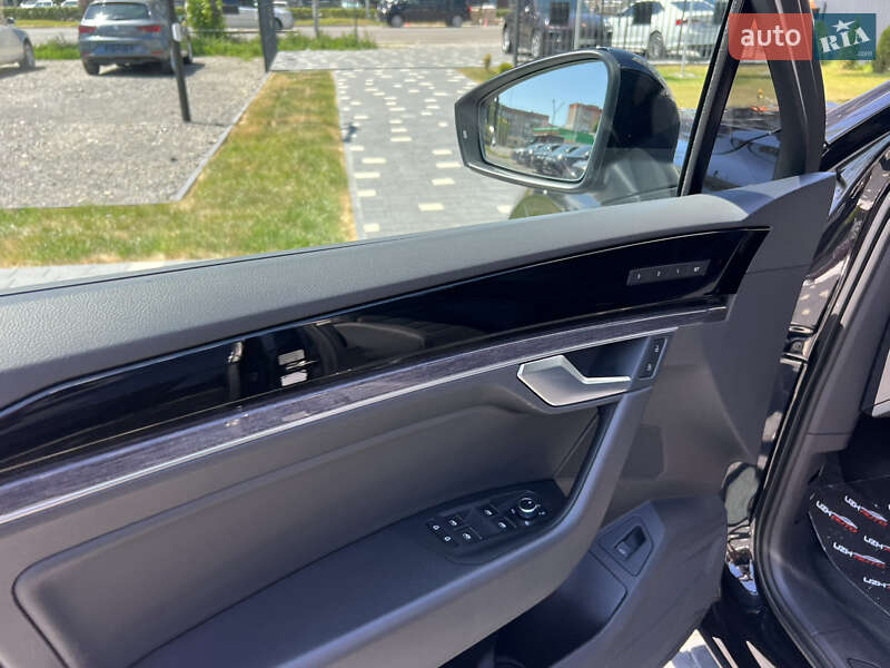 Внедорожник / Кроссовер Volkswagen Touareg 2021 в Ужгороде