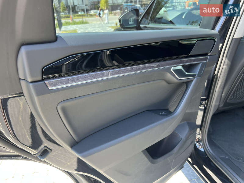 Внедорожник / Кроссовер Volkswagen Touareg 2021 в Ужгороде