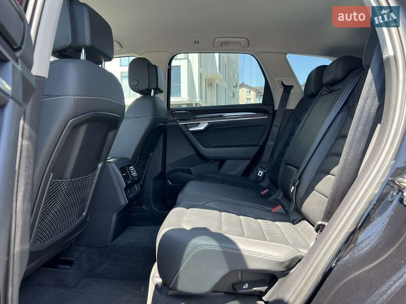 Внедорожник / Кроссовер Volkswagen Touareg 2021 в Ужгороде