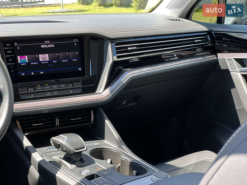 Внедорожник / Кроссовер Volkswagen Touareg 2021 в Ужгороде