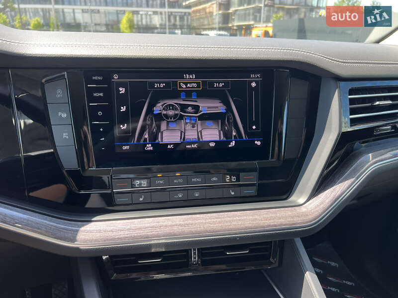 Внедорожник / Кроссовер Volkswagen Touareg 2021 в Ужгороде