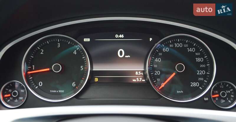 Позашляховик / Кросовер Volkswagen Touareg 2013 в Одесі