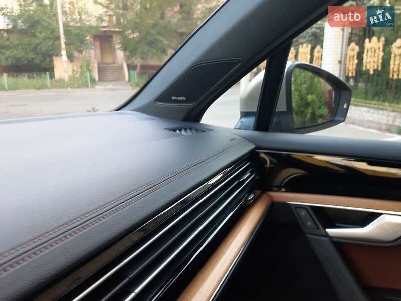 Внедорожник / Кроссовер Volkswagen Touareg 2018 в Киеве