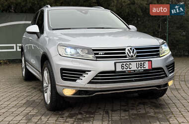 Позашляховик / Кросовер Volkswagen Touareg 2016 в Чернівцях