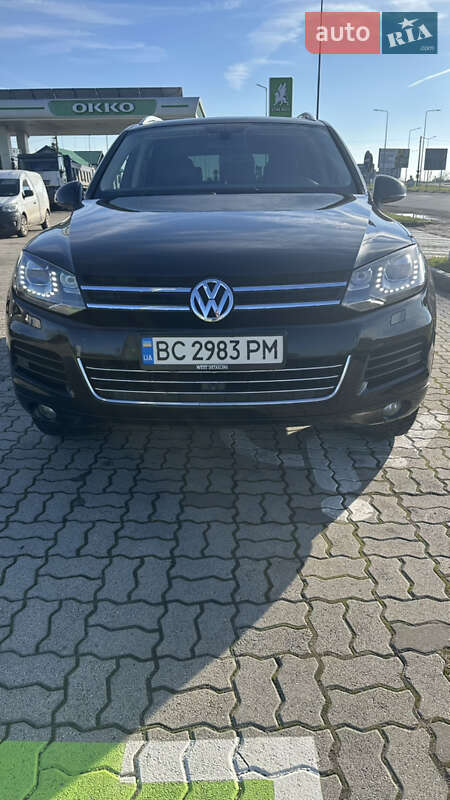 Внедорожник / Кроссовер Volkswagen Touareg 2012 в Ужгороде