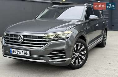 Внедорожник / Кроссовер Volkswagen Touareg 2019 в Киеве