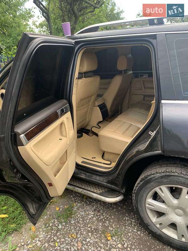 Позашляховик / Кросовер Volkswagen Touareg 2003 в Києві