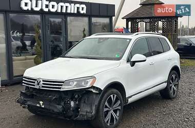 Внедорожник / Кроссовер Volkswagen Touareg 2016 в Луцке