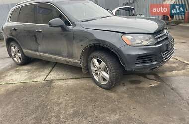 Позашляховик / Кросовер Volkswagen Touareg 2014 в Ужгороді