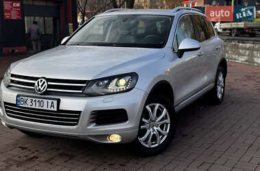 Позашляховик / Кросовер Volkswagen Touareg 2010 в Рівному