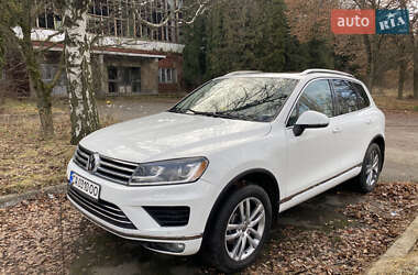 Внедорожник / Кроссовер Volkswagen Touareg 2014 в Умани