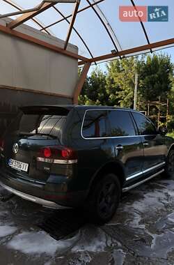 Внедорожник / Кроссовер Volkswagen Touareg 2004 в Ровно