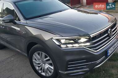 Внедорожник / Кроссовер Volkswagen Touareg 2018 в Черкассах