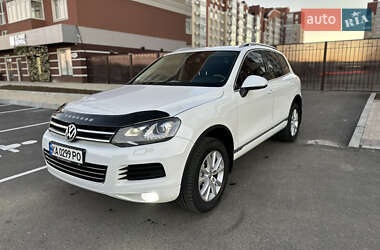 Внедорожник / Кроссовер Volkswagen Touareg 2012 в Умани