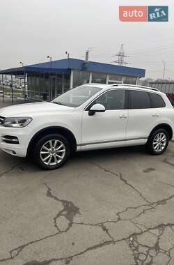 Позашляховик / Кросовер Volkswagen Touareg 2013 в Києві
