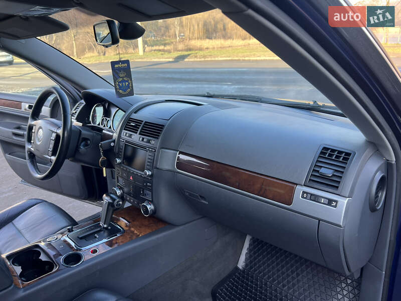 Внедорожник / Кроссовер Volkswagen Touareg 2008 в Черновцах