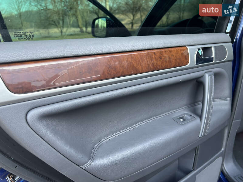 Внедорожник / Кроссовер Volkswagen Touareg 2008 в Черновцах