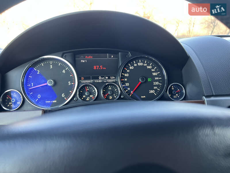 Внедорожник / Кроссовер Volkswagen Touareg 2008 в Черновцах