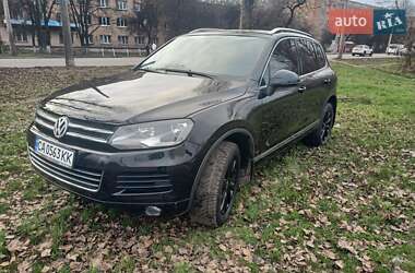 Внедорожник / Кроссовер Volkswagen Touareg 2014 в Черкассах