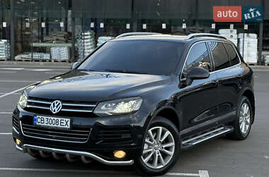 Внедорожник / Кроссовер Volkswagen Touareg 2013 в Чернигове