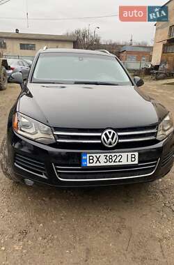 Внедорожник / Кроссовер Volkswagen Touareg 2012 в Каменец-Подольском