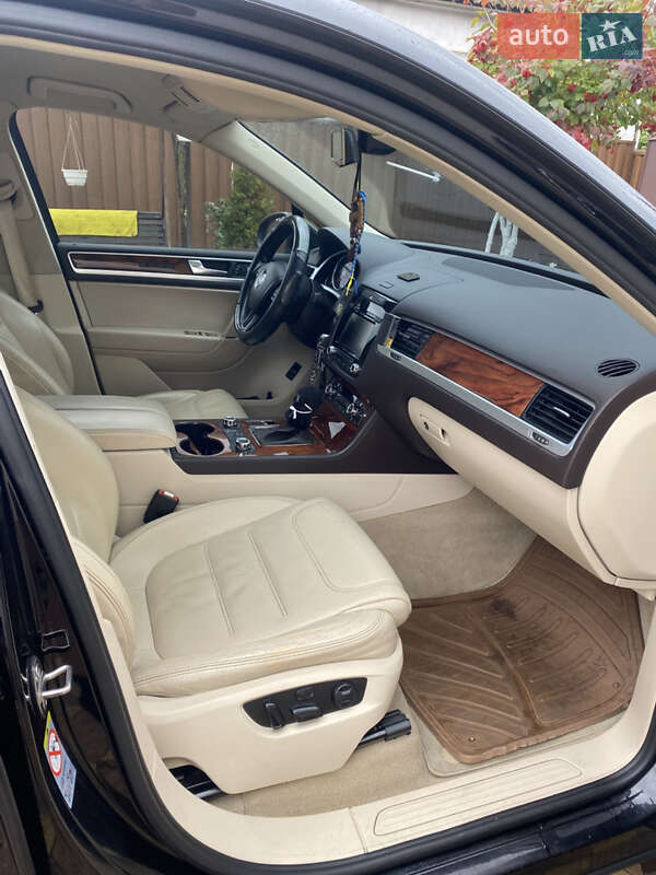 Внедорожник / Кроссовер Volkswagen Touareg 2012 в Белой Церкви