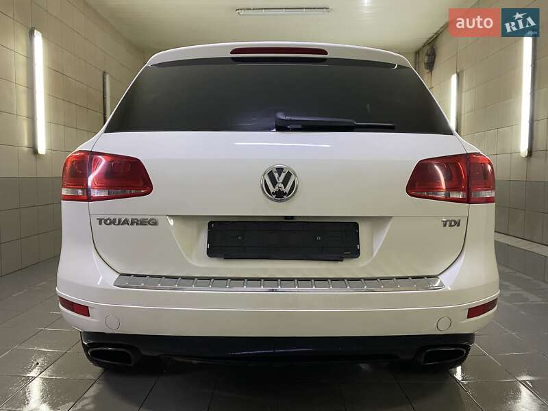 Внедорожник / Кроссовер Volkswagen Touareg 2011 в Умани