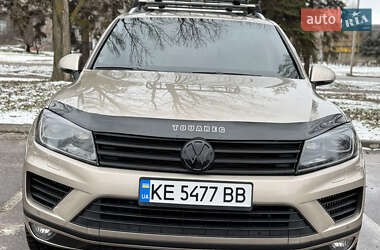 Внедорожник / Кроссовер Volkswagen Touareg 2015 в Кривом Роге