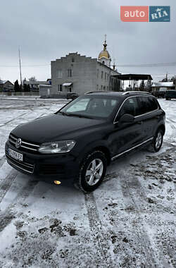 Внедорожник / Кроссовер Volkswagen Touareg 2011 в Бучаче