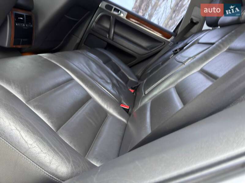 Внедорожник / Кроссовер Volkswagen Touareg 2008 в Ахтырке