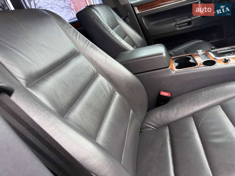 Внедорожник / Кроссовер Volkswagen Touareg 2008 в Ахтырке