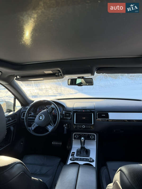 Позашляховик / Кросовер Volkswagen Touareg 2012 в Тернополі
