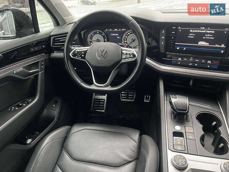 Позашляховик / Кросовер Volkswagen Touareg 2021 в Харкові