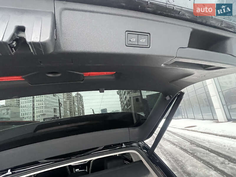 Позашляховик / Кросовер Volkswagen Touareg 2021 в Харкові