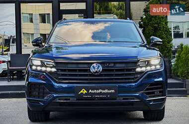 Внедорожник / Кроссовер Volkswagen Touareg 2019 в Киеве
