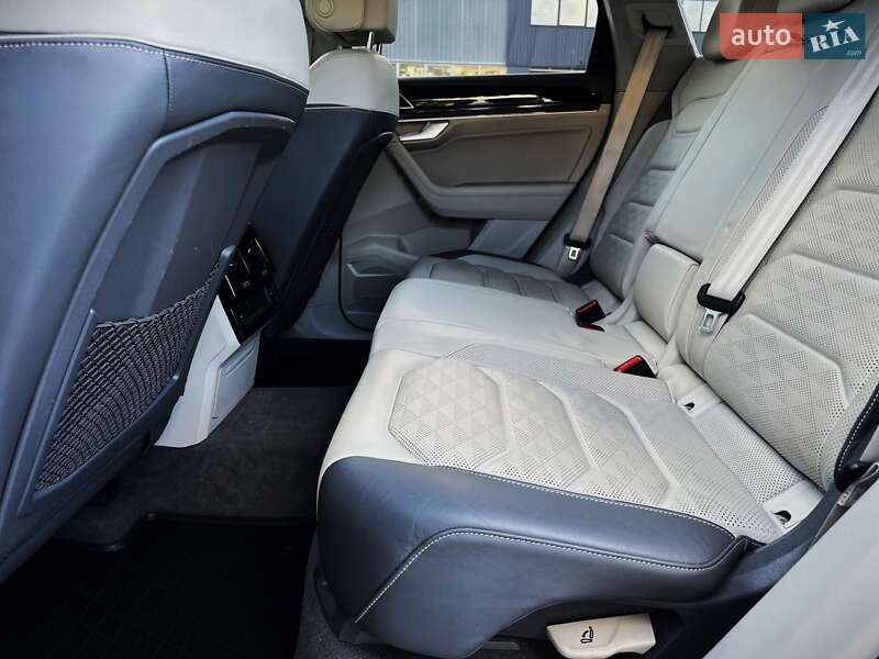 Внедорожник / Кроссовер Volkswagen Touareg 2019 в Киеве фото 23 Внедорожник / Кроссовер Volkswagen Touareg 2019 в Киеве