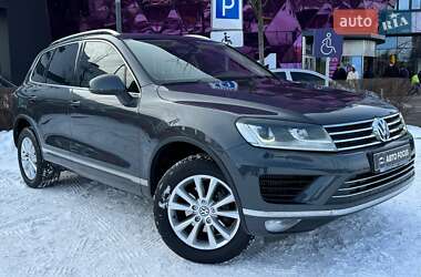 Позашляховик / Кросовер Volkswagen Touareg 2016 в Києві