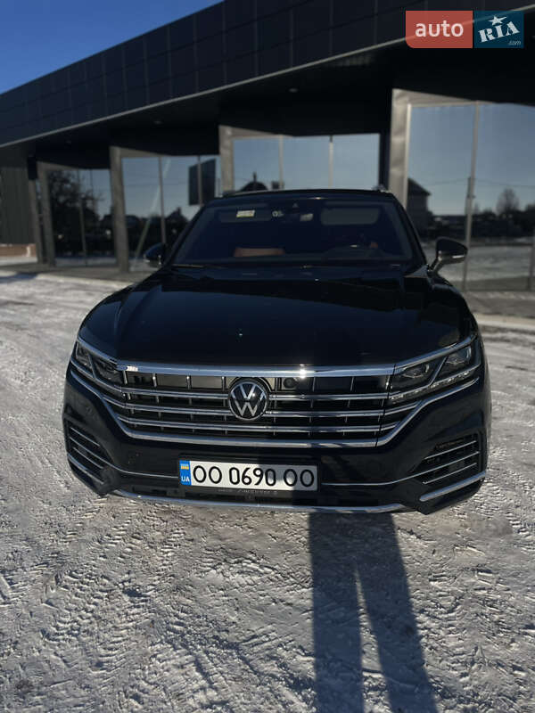 Позашляховик / Кросовер Volkswagen Touareg 2020 в Львові