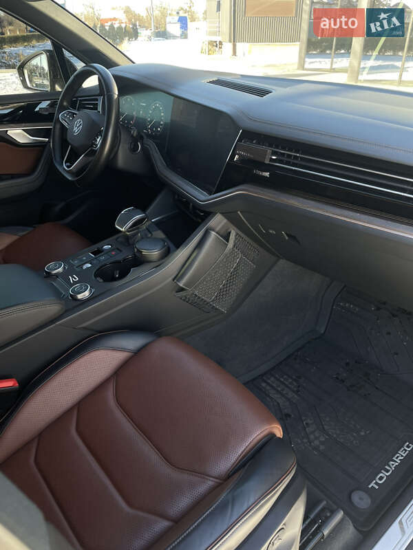Позашляховик / Кросовер Volkswagen Touareg 2020 в Львові