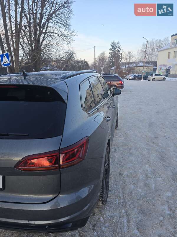 Внедорожник / Кроссовер Volkswagen Touareg 2023 в Киеве