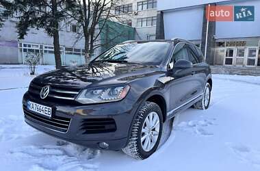 Позашляховик / Кросовер Volkswagen Touareg 2010 в Києві