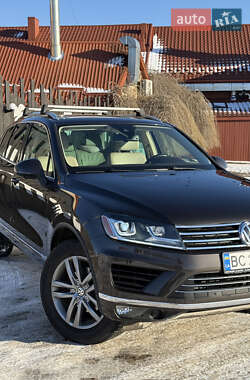 Внедорожник / Кроссовер Volkswagen Touareg 2015 в Львове