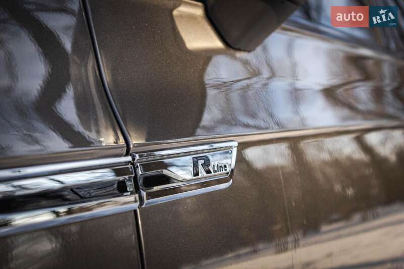 Внедорожник / Кроссовер Volkswagen Touareg 2019 в Киеве