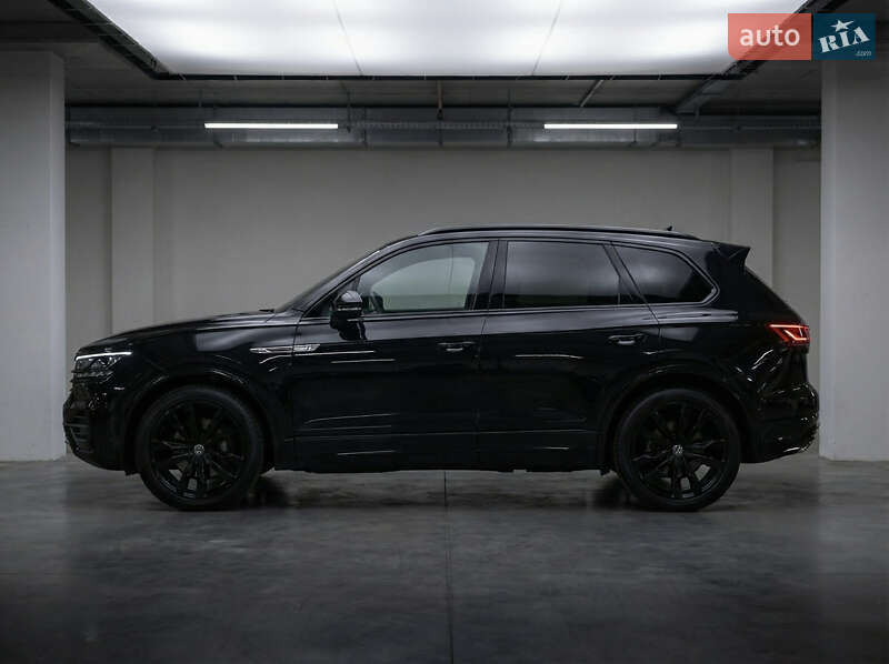 Внедорожник / Кроссовер Volkswagen Touareg 2019 в Киеве