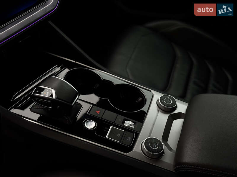 Внедорожник / Кроссовер Volkswagen Touareg 2019 в Киеве