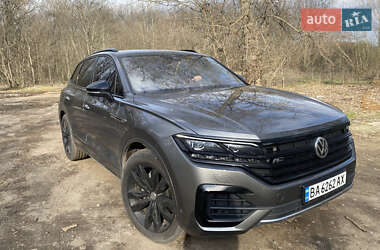 Внедорожник / Кроссовер Volkswagen Touareg 2019 в Киеве