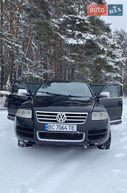 Внедорожник / Кроссовер Volkswagen Touareg 2003 в Золочеве